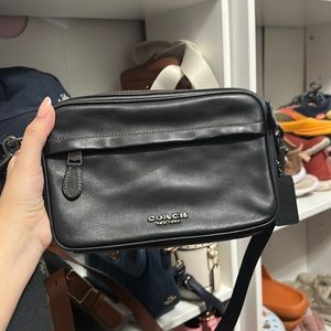 Men’s cassette crossbody